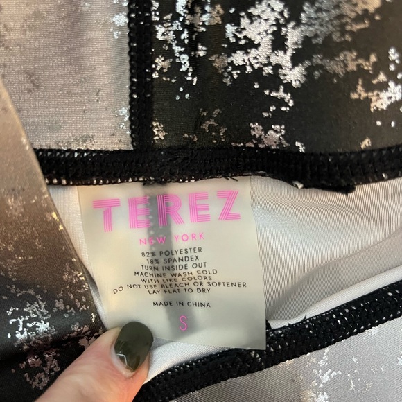Terez leggings- shiny - size small - show stopper!! - Picture 2 of 2